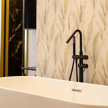 فندق مبيت وإفطار Mavi Luxury