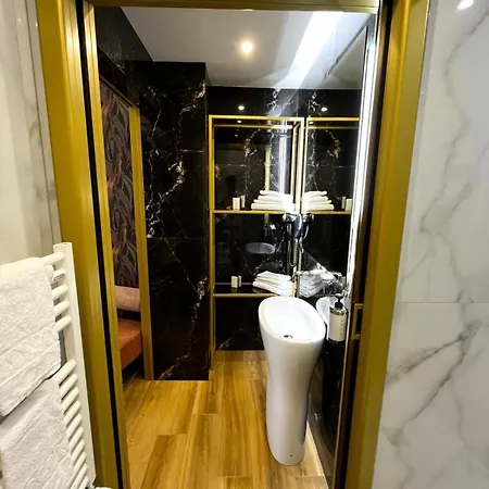 فندق مبيت وإفطار Mavi Luxury
