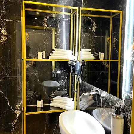 فندق مبيت وإفطار Mavi Luxury