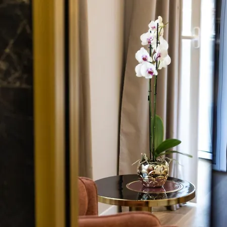 Alojamento de Acomodação e Pequeno-almoço Mavi Luxury Roma