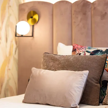Mavi Luxury Rome