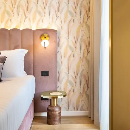 Mavi Luxury Rome