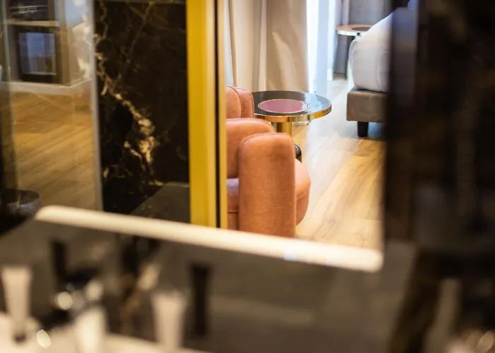 Mavi Luxury 4* ローマ