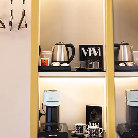 Mavi Luxury * רומא