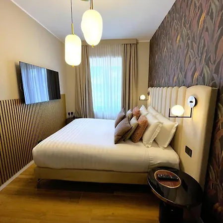 לינה וארוחת בוקר Mavi Luxury רומא